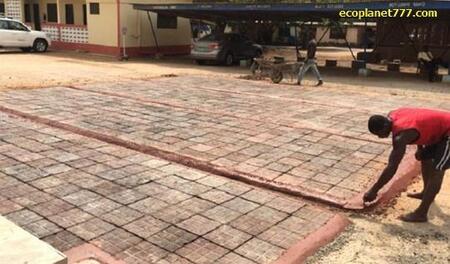 Изготовление тротуарной плитки из пластика в Африке