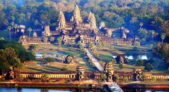 Гигантский храмовый комплекс Ангкор-Ват, Камбоджа